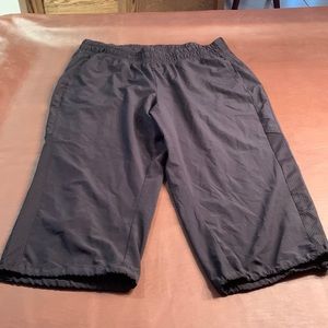 Livi Active Black Women's Capris